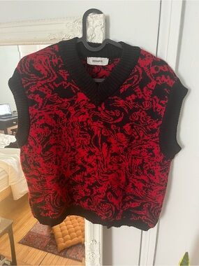 Serapis Red & Black Knit V-Neck Sweater Vest M/L